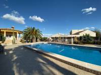 Herverkoop - Villa ( Finca ) - Catral