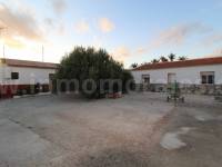 Herverkoop - Villa ( Finca ) - Crevillente - Crevillent