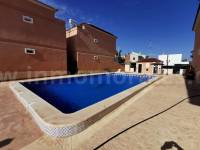 Resale - Detached House / Villa  - Almoradí