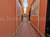 Resale - Detached House / Villa  - Almoradí