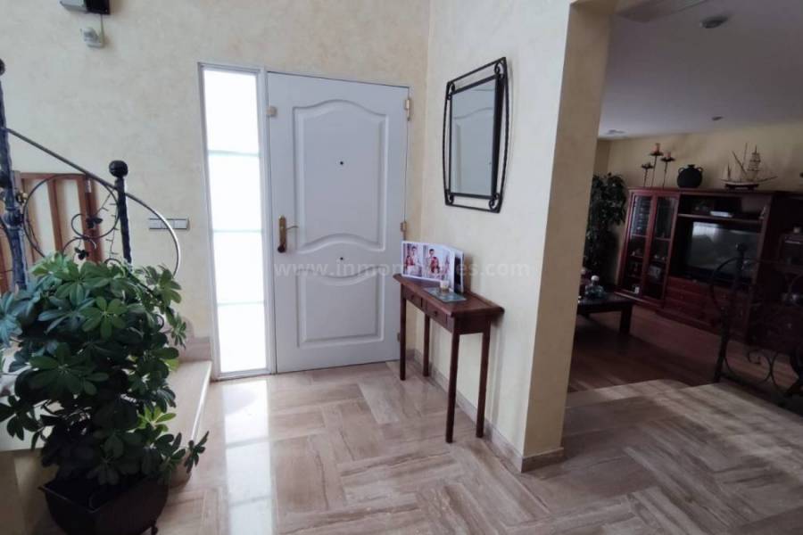 Venta - Villa con anexo - Albatera