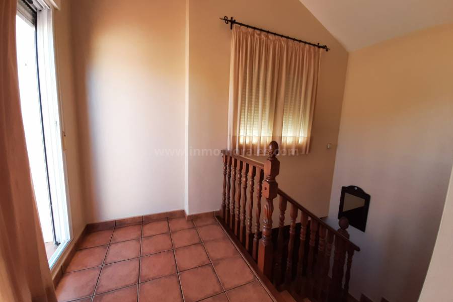 Resale - Detached House / Villa  - Almoradí