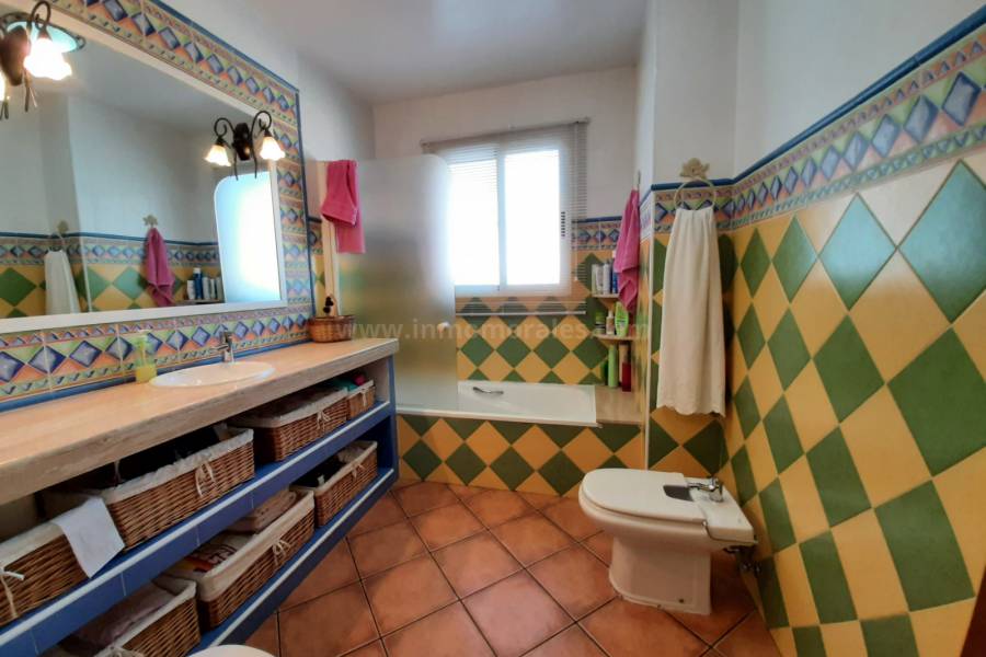 Resale - Detached House / Villa  - Almoradí