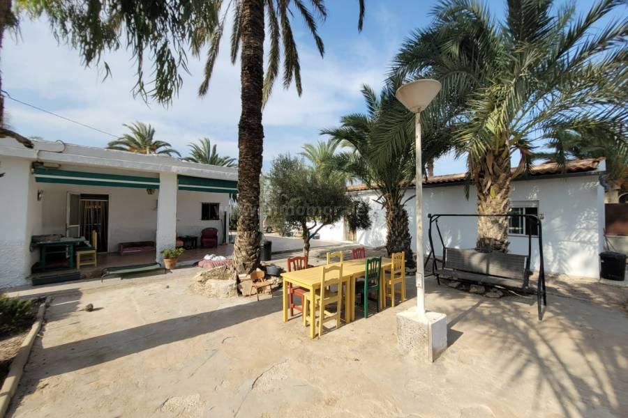 Venta - Villa con anexo - Dolores