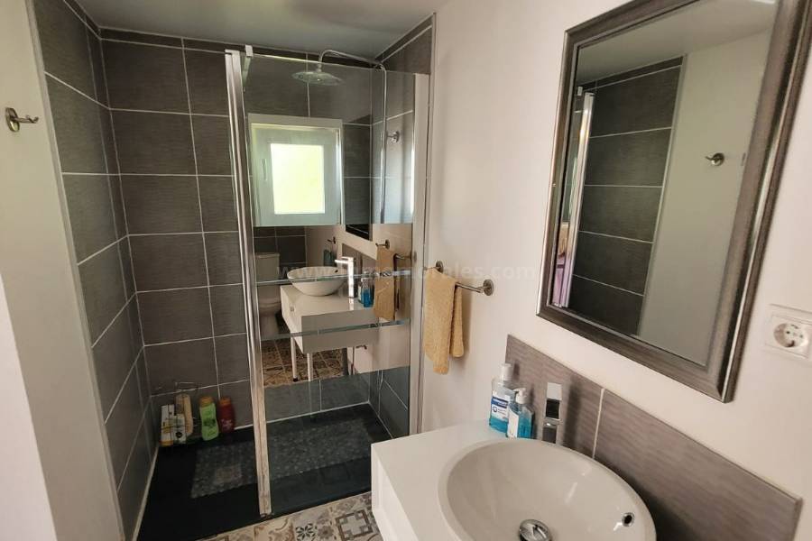 Venta - Villa con anexo - Dolores
