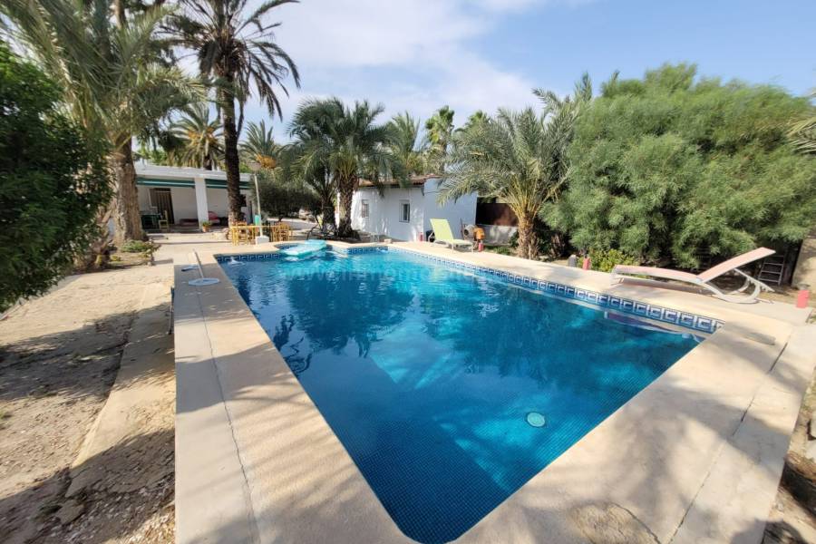 Venta - Villa con anexo - Dolores