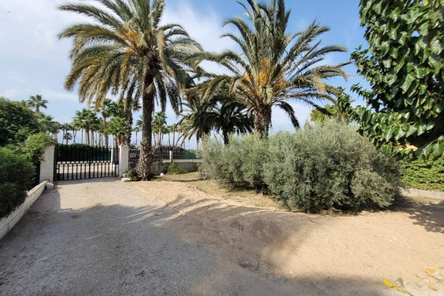Venta - Villa con anexo - Dolores