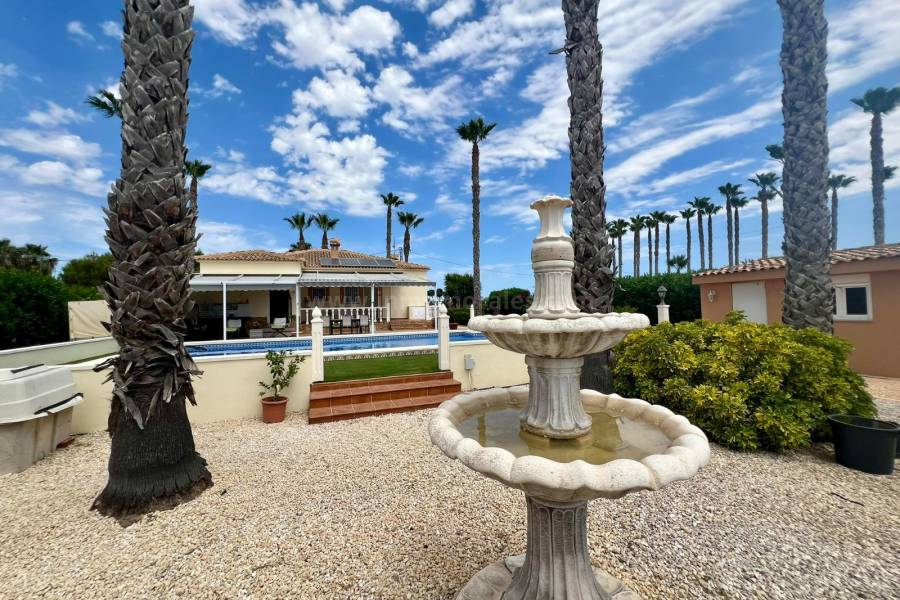 Herverkoop - Villa ( Finca ) - Orihuela