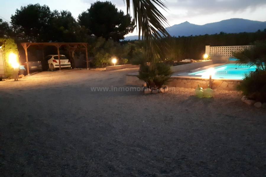 Resale - Country Villa   - Crevillente - Crevillent