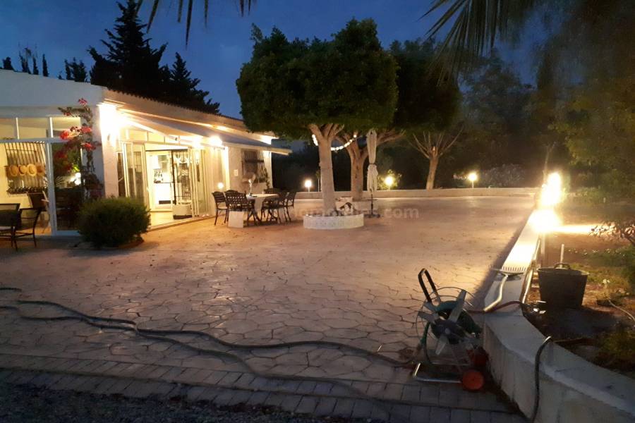 Resale - Country Villa   - Crevillente - Crevillent