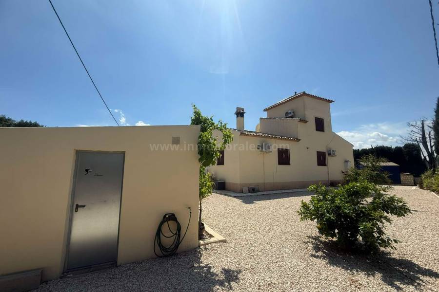Herverkoop - Villa ( Finca ) - Dolores