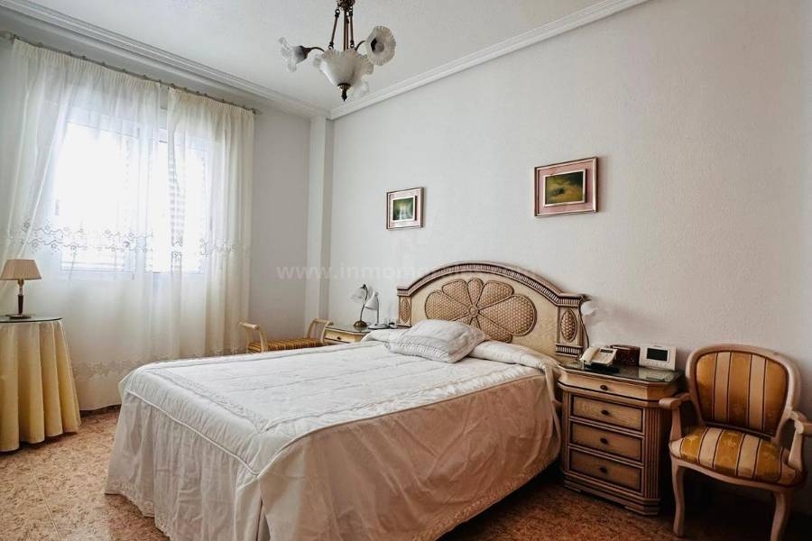 Wiederverkauf - Wohnung/Apartment - Torrevieja - Playa del Cura