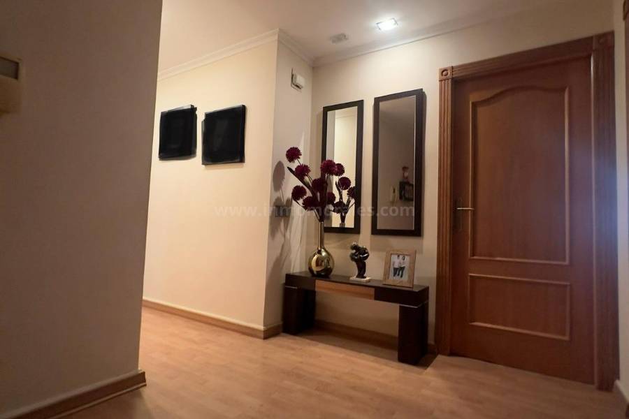 Resale - Apartment  - Torrevieja - Centro