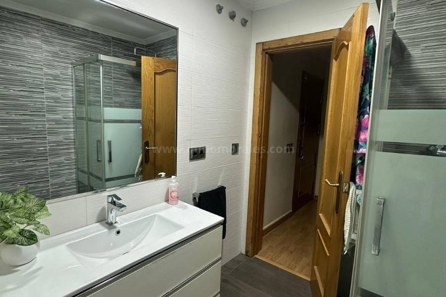 Resale - Apartment  - Torrevieja - Centro