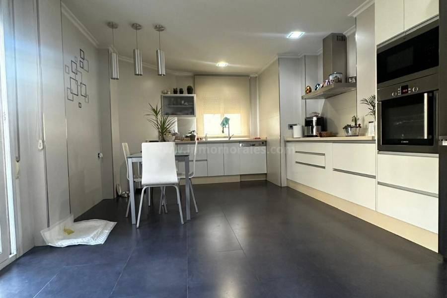 Resale - Apartment  - Torrevieja - Centro