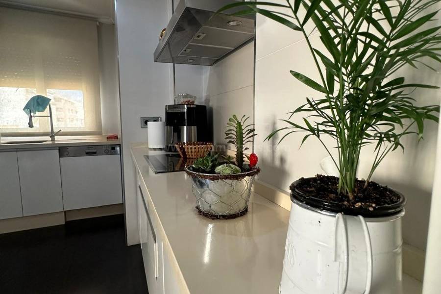 Resale - Apartment  - Torrevieja - Centro