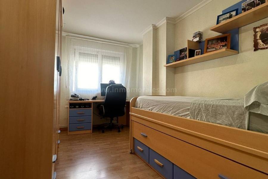 Resale - Apartment  - Torrevieja - Centro
