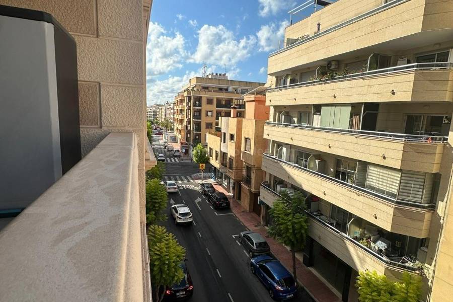 Resale - Apartment  - Torrevieja - Centro