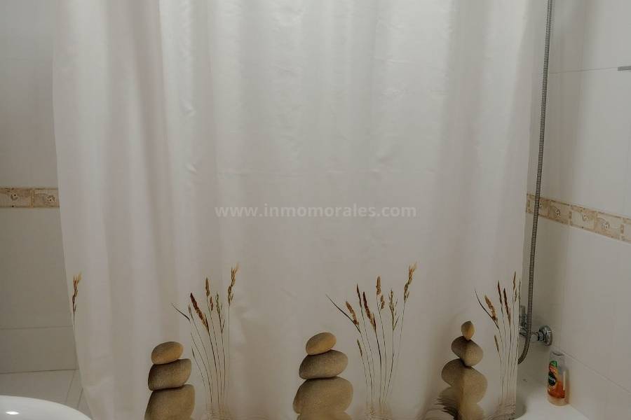 Resale - Apartment  - Torrevieja - Playa de los Locos