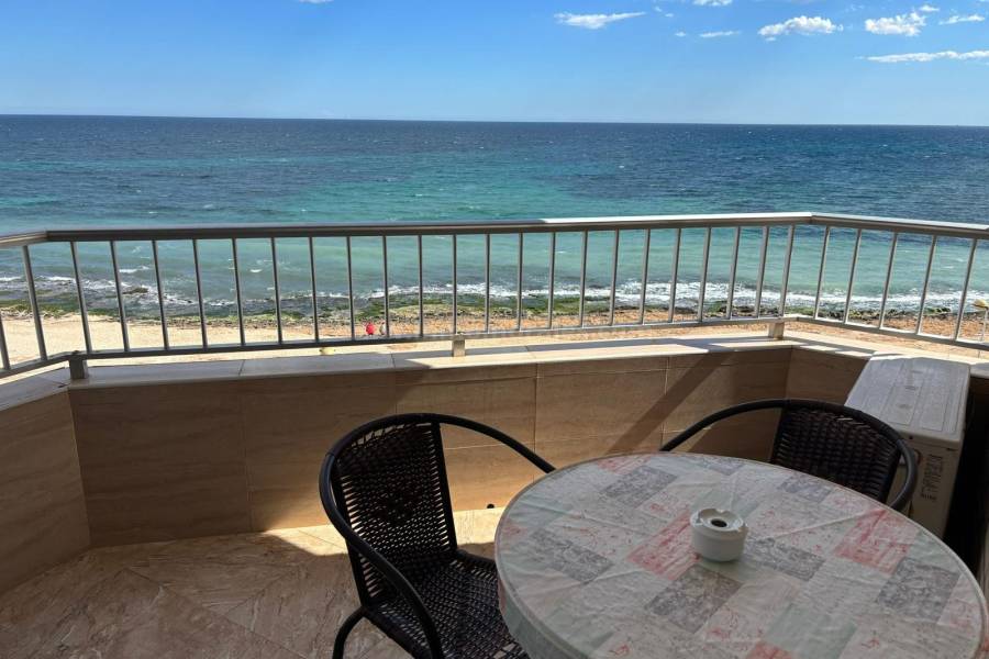 Resale - Apartment  - Torrevieja - Playa de los Locos