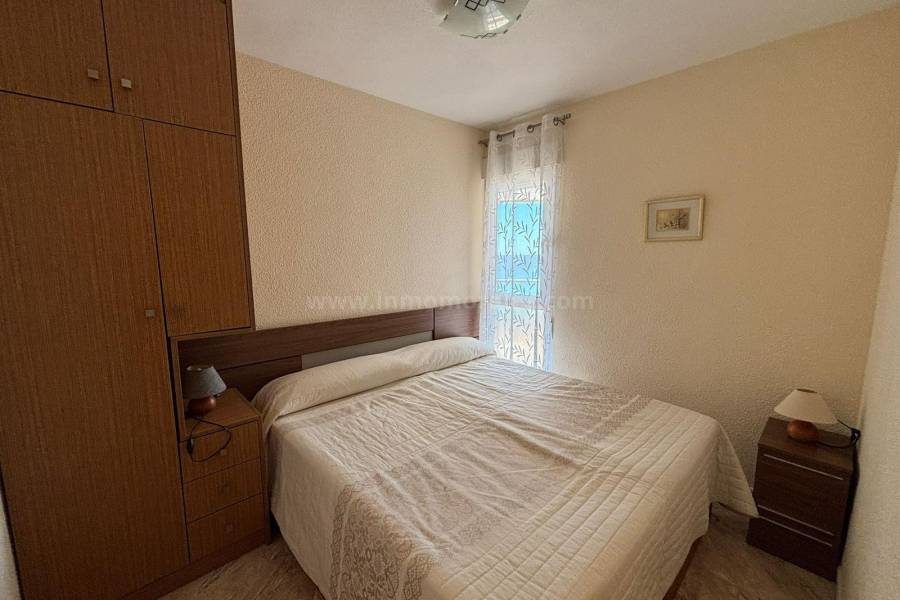 Resale - Apartment  - Torrevieja - Playa de los Locos