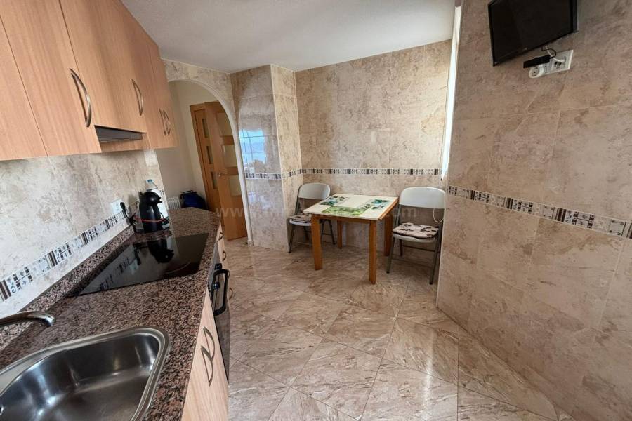 Resale - Apartment  - Torrevieja - Playa de los Locos