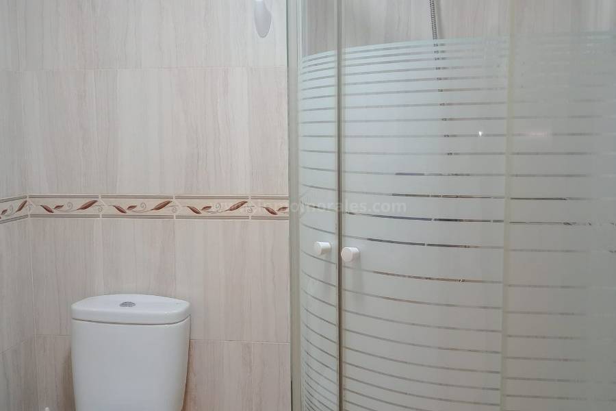 Resale - Apartment  - Torrevieja - Playa de los Locos