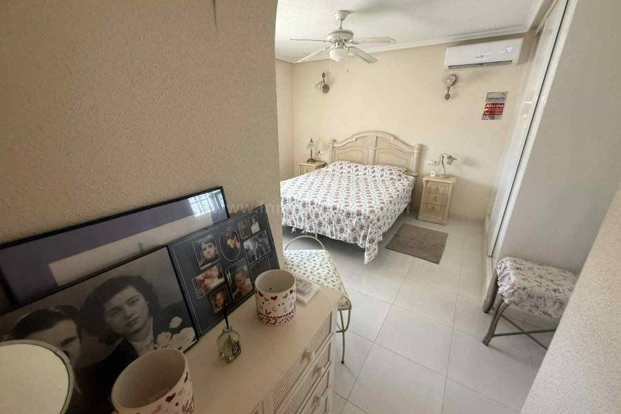 Resale - Country Villa   - Catral
