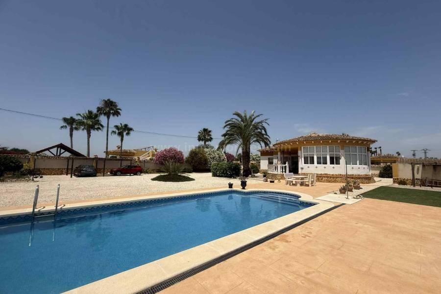 Resale - Country Villa   - Catral