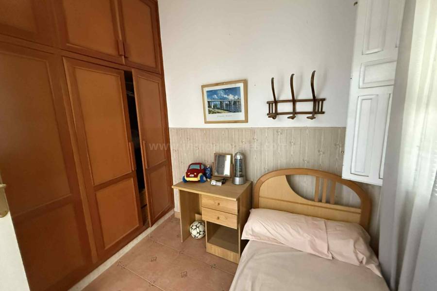 Resale - Village house - Almoradí