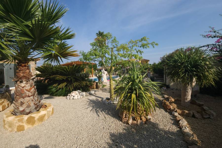 Resale - Country Villa   - Catral