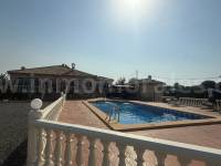 Venta - Villa con anexo - Catral