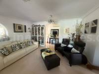 Venta - Villa con anexo - Catral