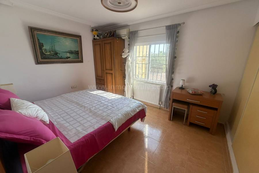 Venta - Villa con anexo - Catral