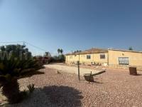 Venta - Villa con anexo - Catral