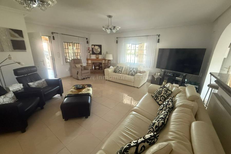 Venta - Villa con anexo - Catral