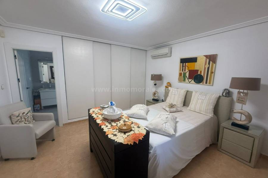 Venta - Villa con anexo - Catral