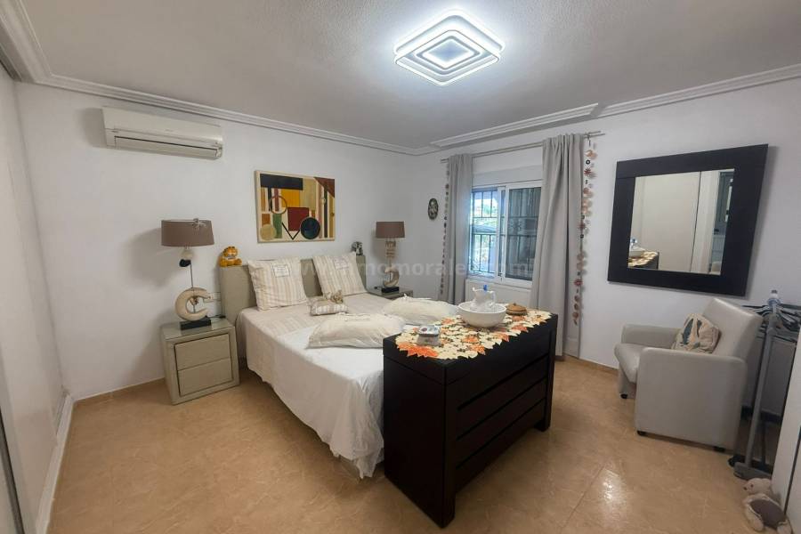 Venta - Villa con anexo - Catral