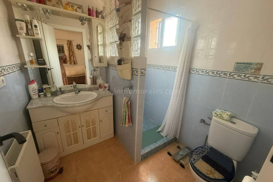 Venta - Villa con anexo - Catral