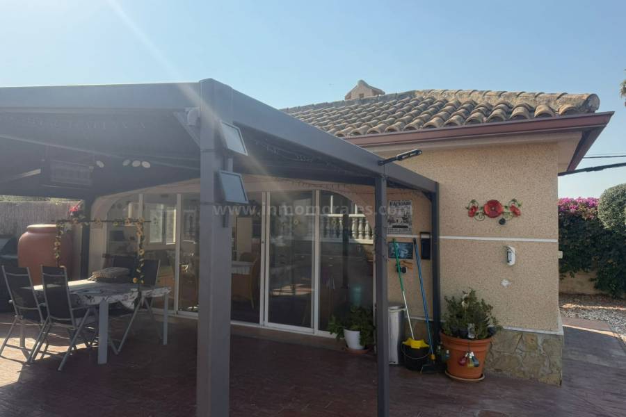 Venta - Villa con anexo - Catral