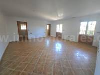 Herverkoop - Villa met bijgebouw - Catral