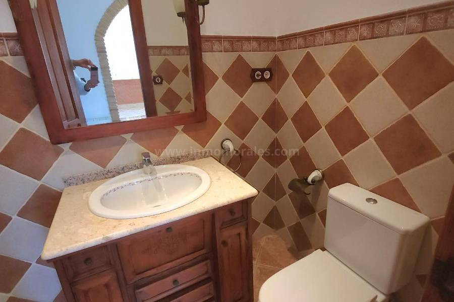 Herverkoop - Villa met bijgebouw - Catral