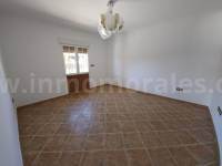 Herverkoop - Villa met bijgebouw - Catral