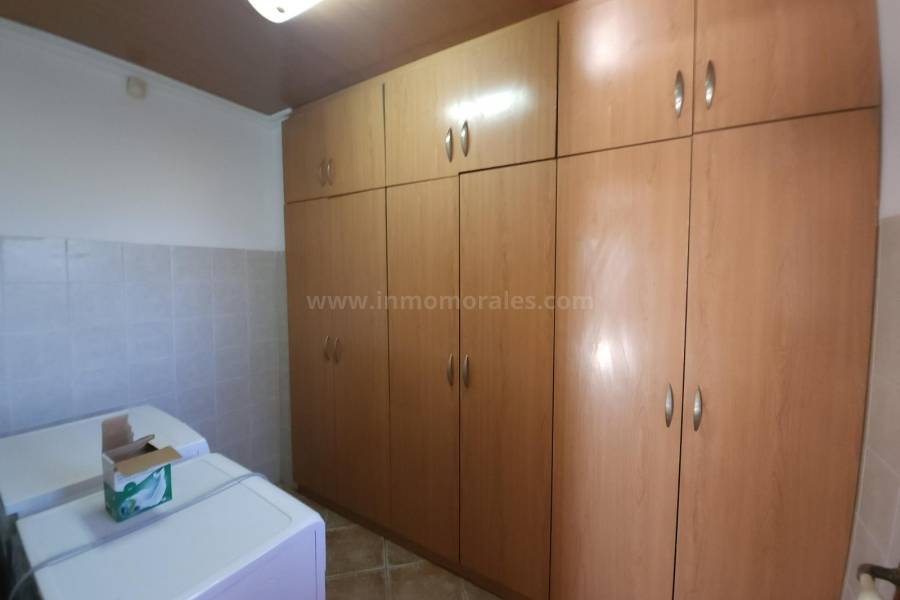 Herverkoop - Villa met bijgebouw - Catral