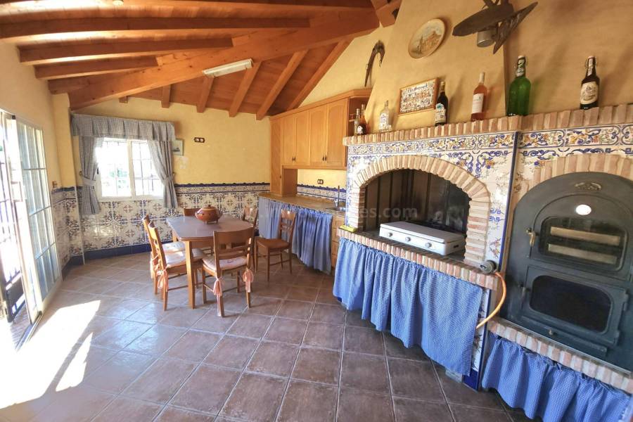 Herverkoop - Villa met bijgebouw - Catral