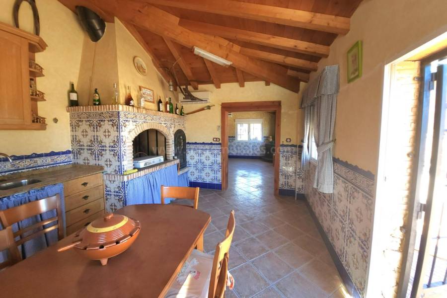 Herverkoop - Villa met bijgebouw - Catral