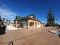 Herverkoop - Villa met bijgebouw - Catral