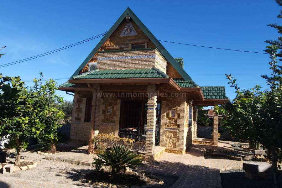 Herverkoop - Villa met bijgebouw - Catral