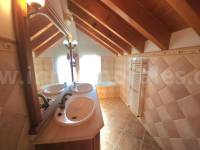 Herverkoop - Villa met bijgebouw - Catral