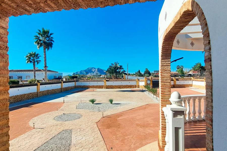 Resale - Country Villa   - Catral